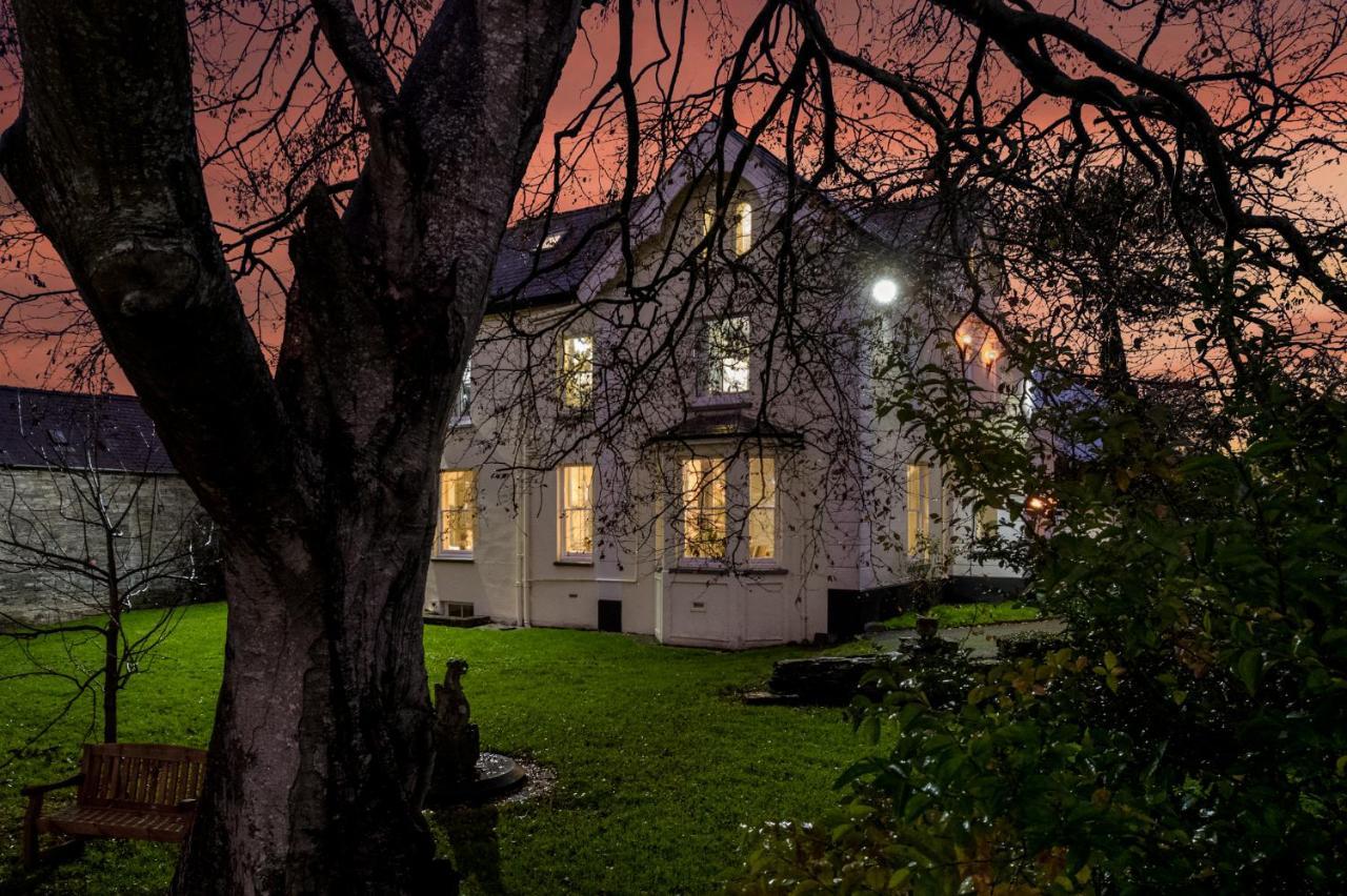 Отель Caemorgan Mansion Кардиган Экстерьер фото