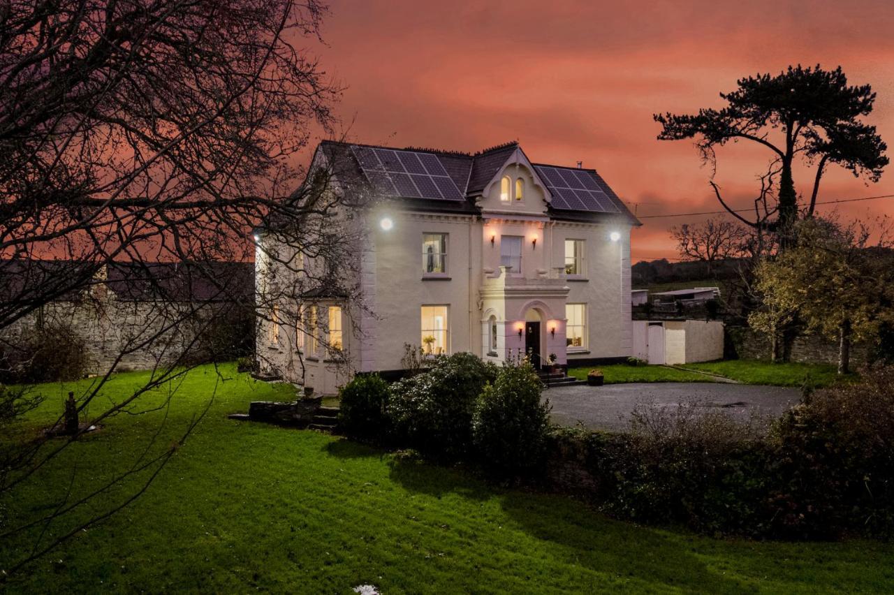 Отель Caemorgan Mansion Кардиган Экстерьер фото
